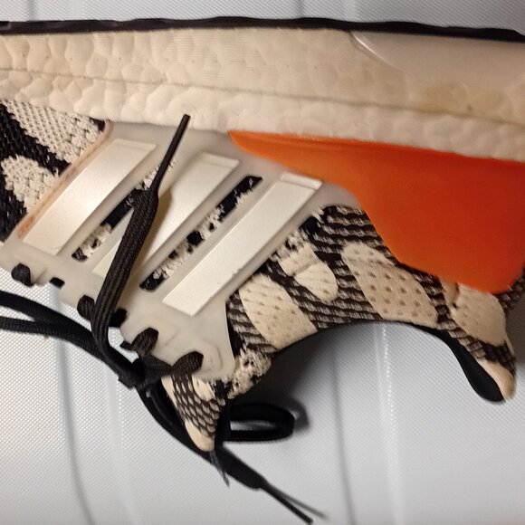 Ultraboost sneakers - Picture 2 of 5